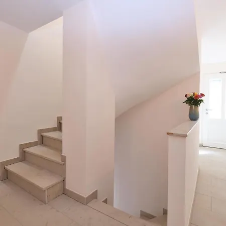 Schiefe Haus Starkenburg *