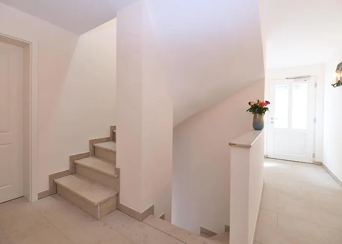 Schiefe Haus Starkenburg *